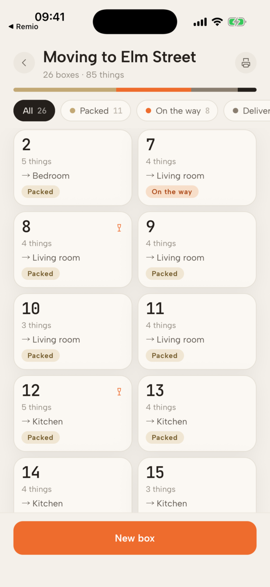 The box list during a move: 26 boxes with a progress bar, filters for packed, on the way, delivered and opened
